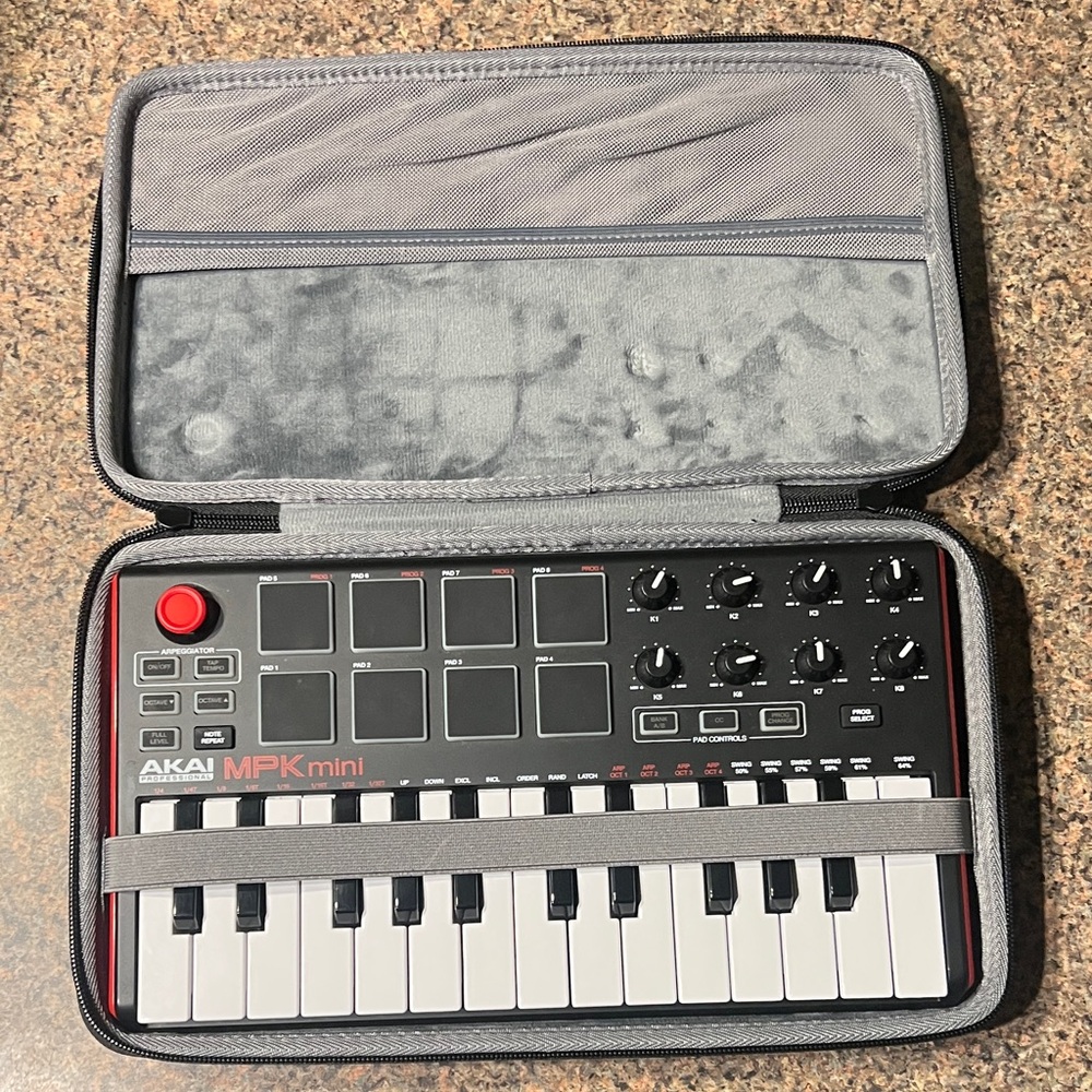 Akai MPK Mini Keyboard Controller